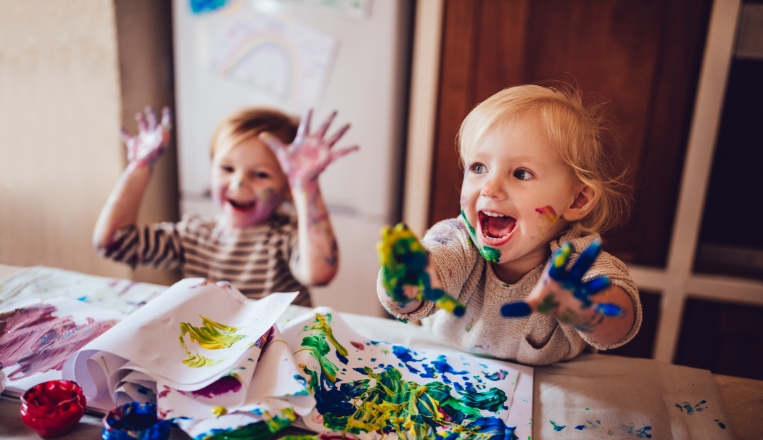 kids doing art